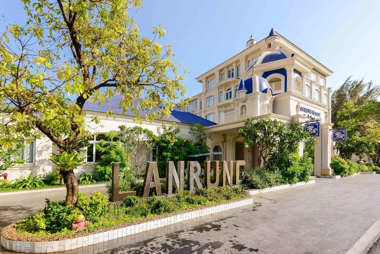 Lan Rung Beach Resort Long Hải