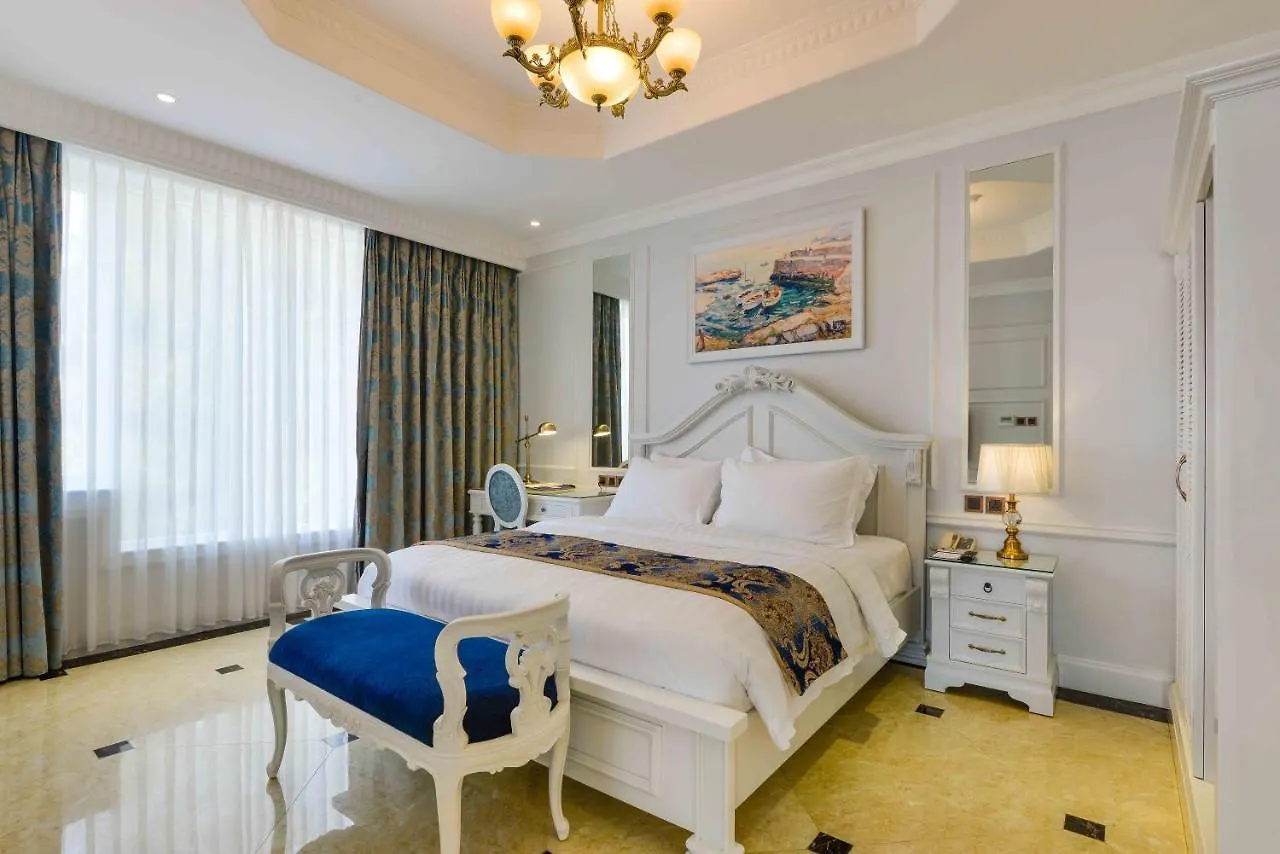 Lan Rung Beach Resort Long Hải