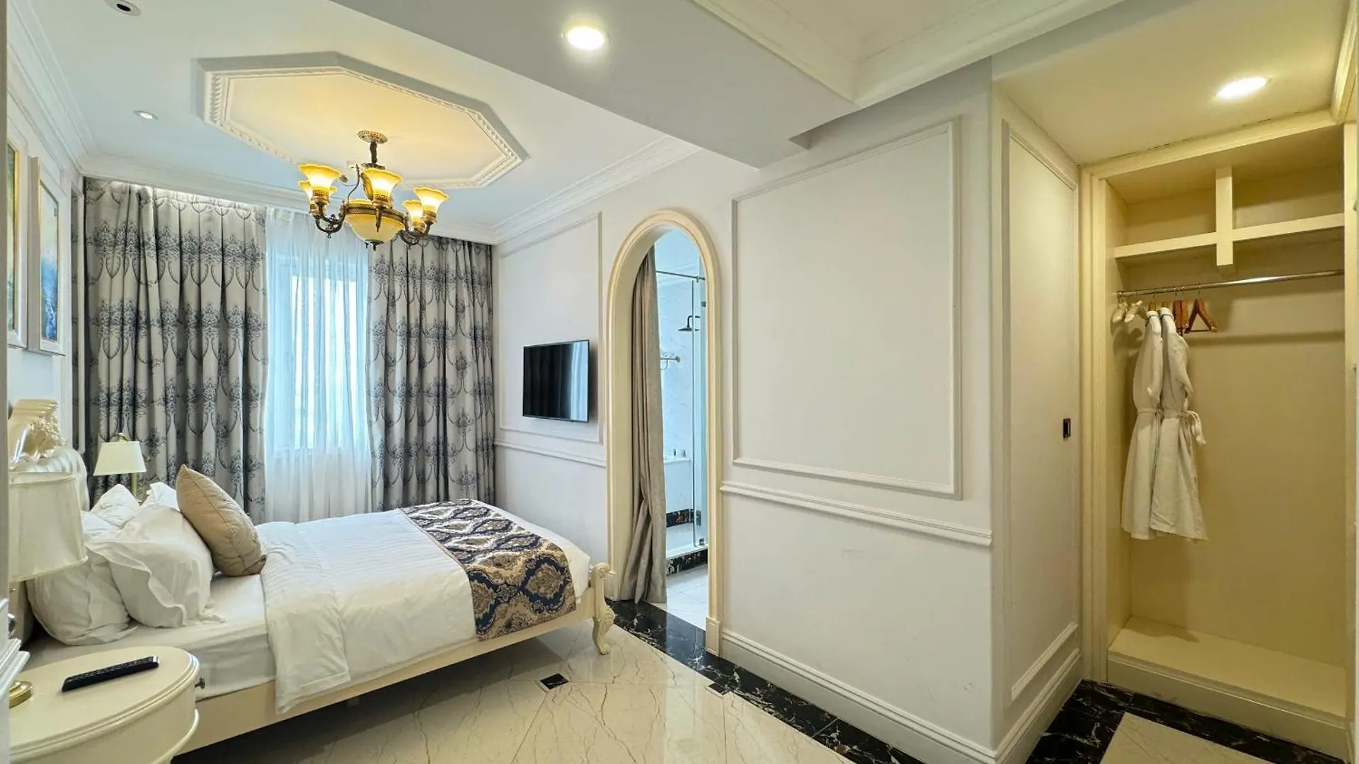 Lan Rung Beach Resort Long Hải 4*,